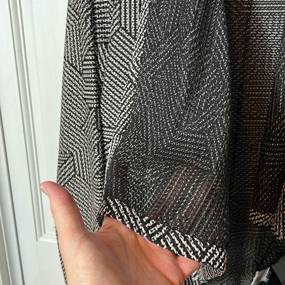 Dana Buchman, Women's L, waterfall front, black & cream knit jacket - Picture 7 of 12